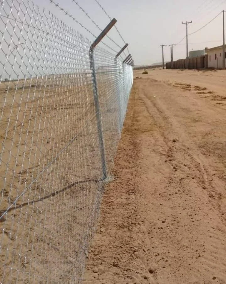 تسوير المزارع وتركيب البوابات